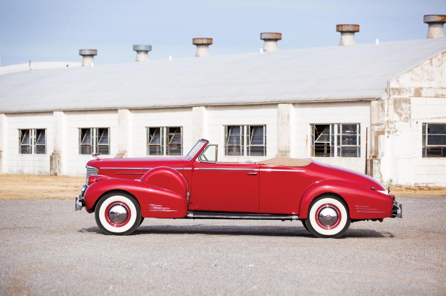  Cadillac V16 Convertible Coupe by Fleetwood 1938 года  (фото 24 из 42)